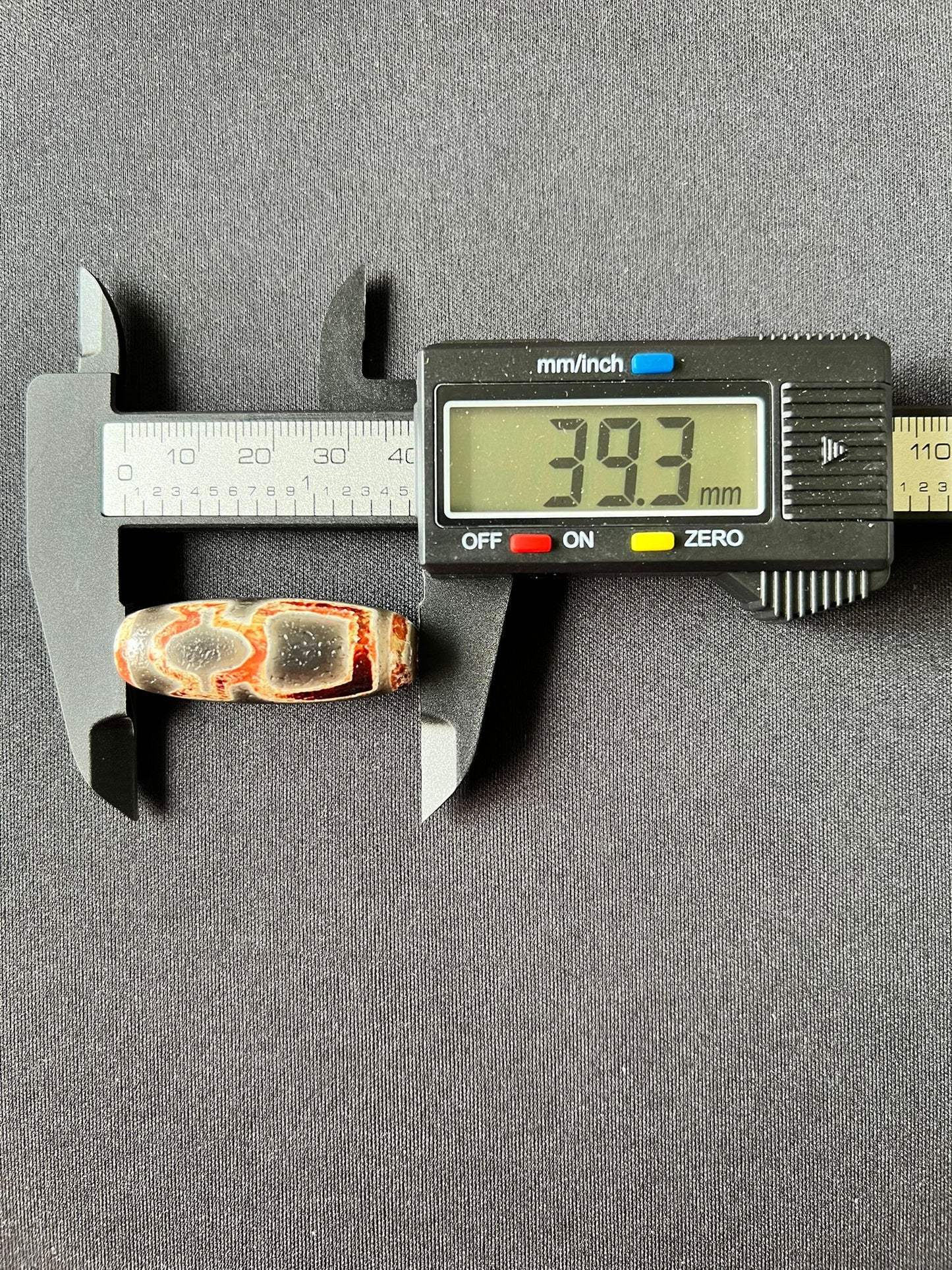 One Eye Dzi Mountain with God of Wealth (Collector Grade)