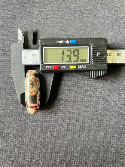 One Eye Dzi Mountain with God of Wealth (Collector Grade)