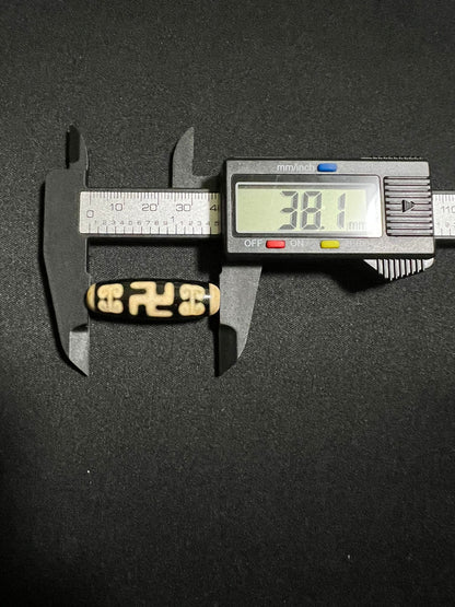 Swastika Dzi